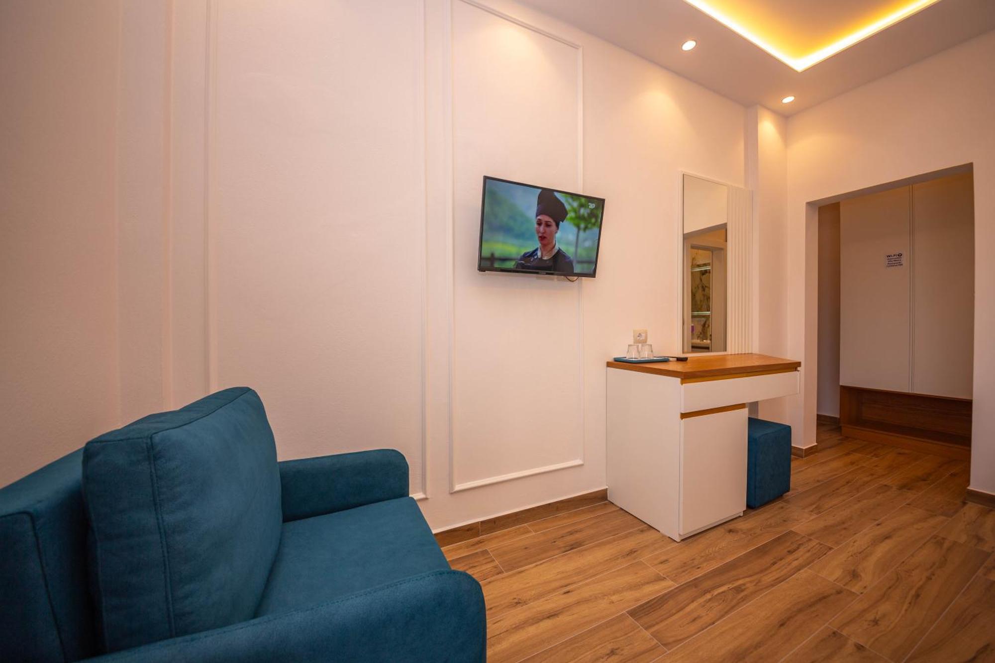Hotel Vila Misiri ดูร์เรส ภายนอก รูปภาพ